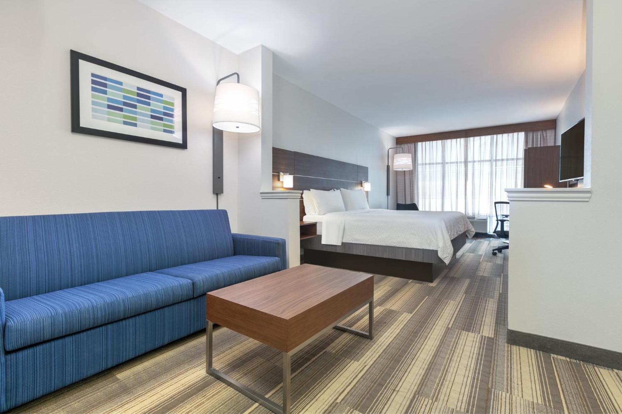 Holiday Inn Express Hotel & Suites Clute-Lake Jackson By Ihg Exterior photo